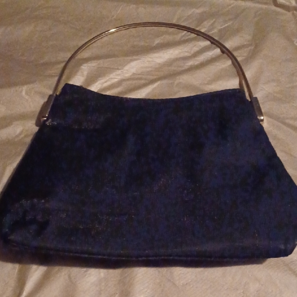 - Elegant Black Handbag - Picture 1 of 5